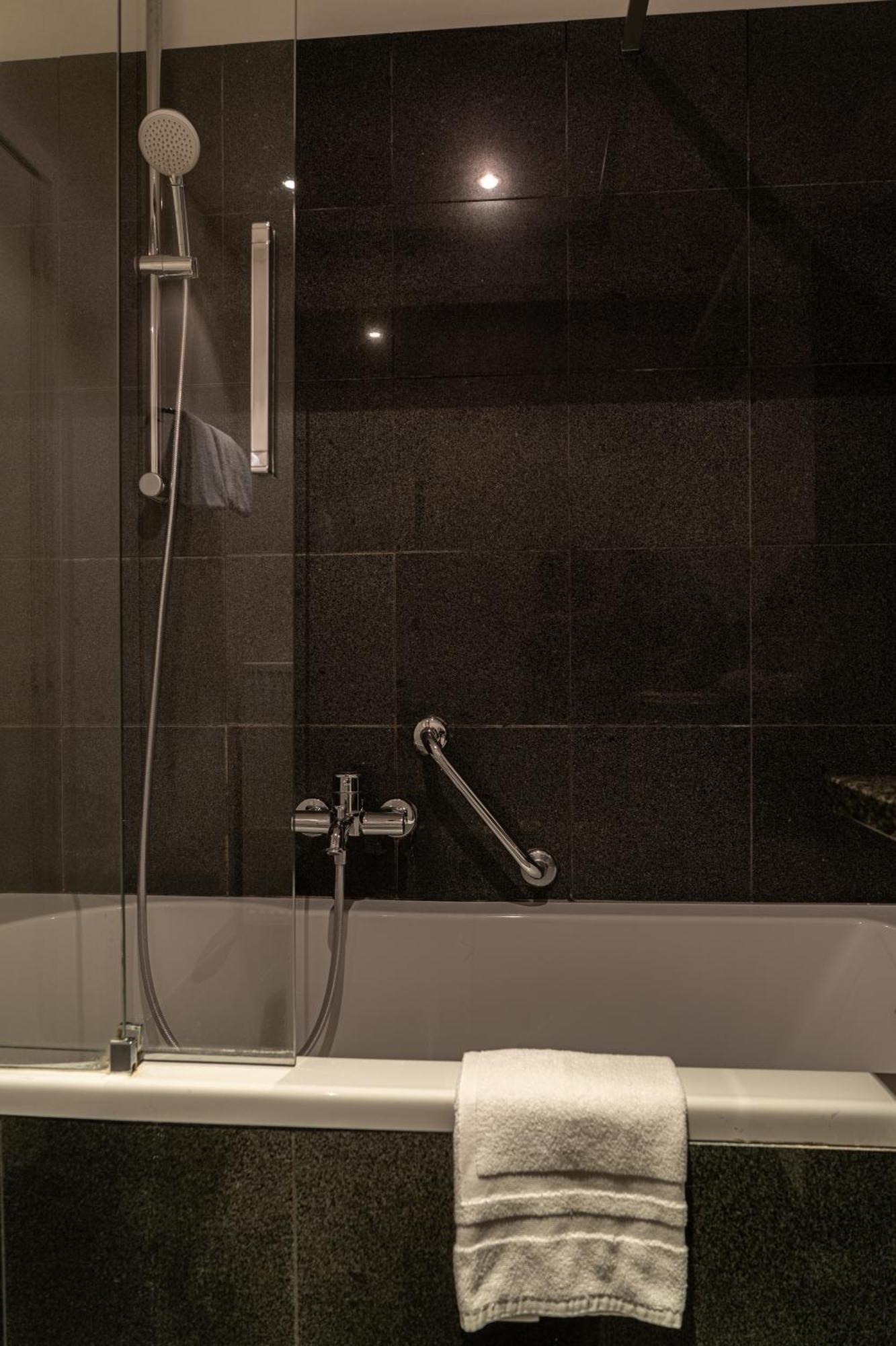 Diamant Suites Brussels Eu Etterbeek Экстерьер фото